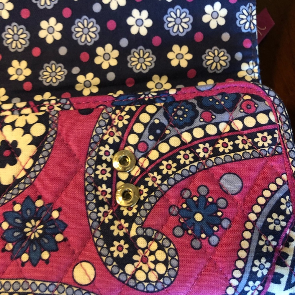 BOYSENBERRY VERA BRADLEY TRIFOLD WALLET NWOT - Picture 3 of 8